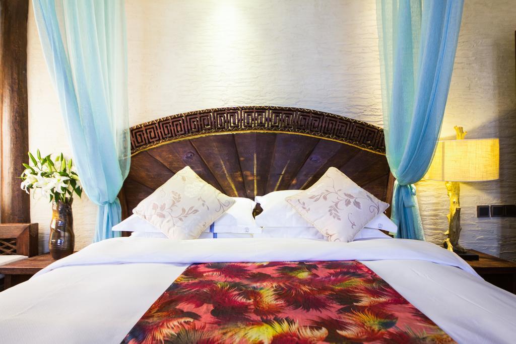 Lijiang Yuntian Palace Hotel Номер фото